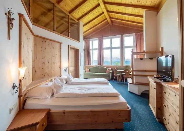 Hotel Koenig Laurin San Genesio Atesino
