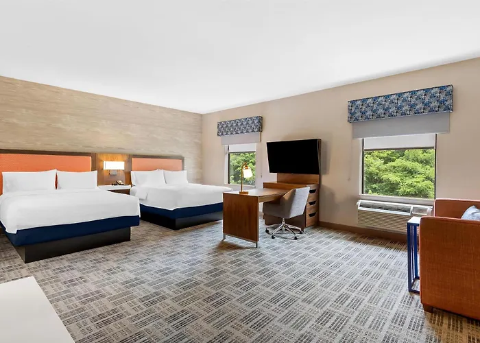 Hampton Inn & Suites