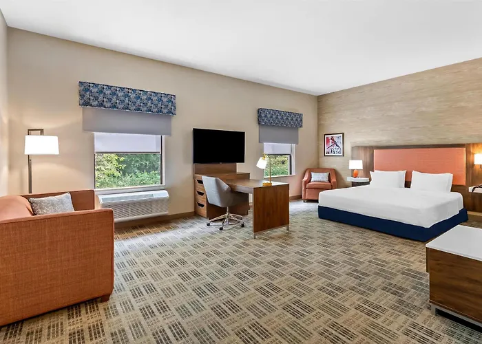 Hampton Inn & Suites
