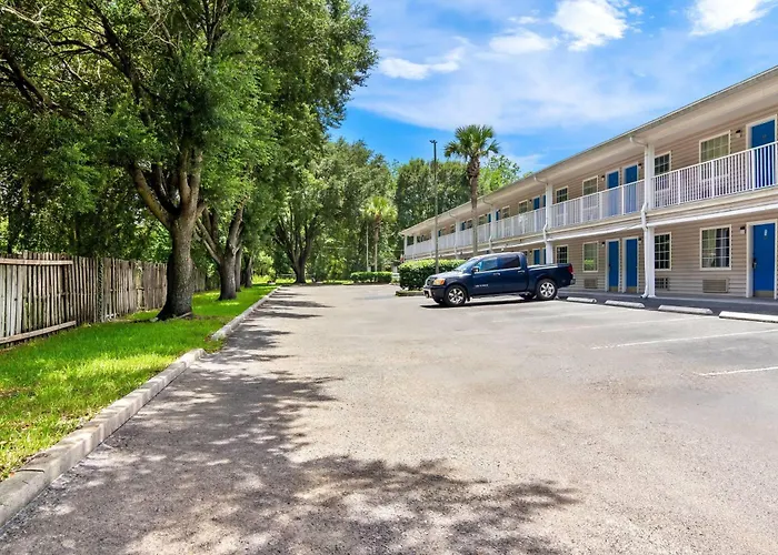 Travelodge Suites By Wyndham Macclenny I-10