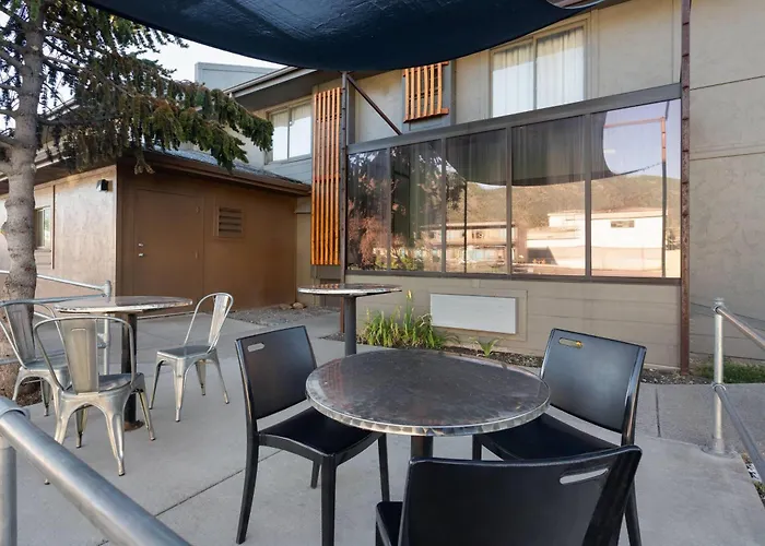 Days Inn And Suites By Wyndham Downtown Missoula-University