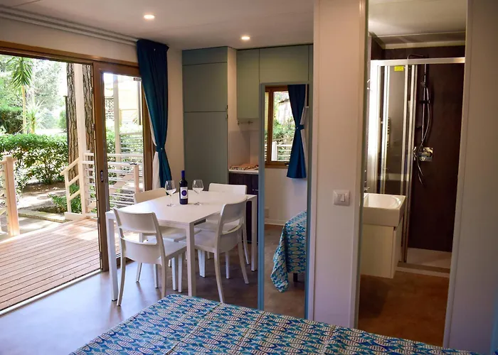 Le Esperidi Camping Ecoresort Marina Di Bibbona