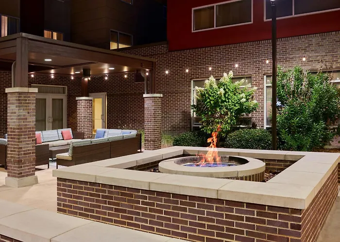 Fairfield Inn & Suites By Marriott Airport