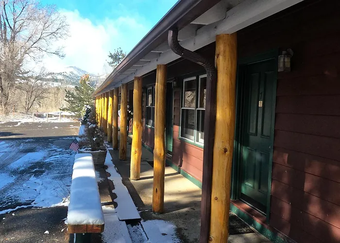 Creekside Lodge