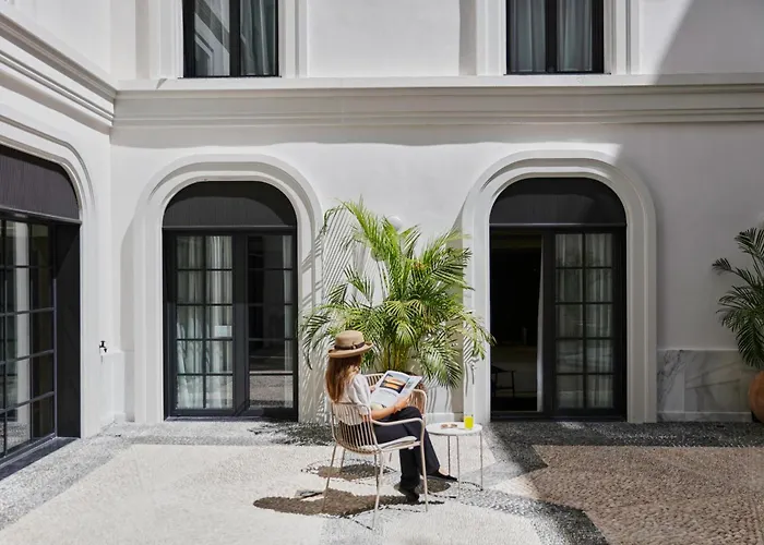 Hotel Becquer