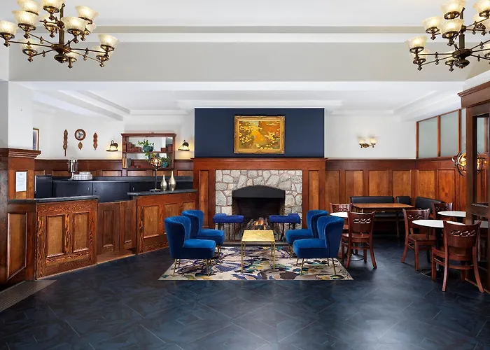 Huntingdon Hotel And Suites Victoria