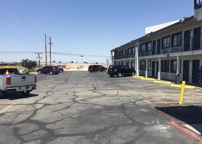 Motel 6-, Tx - West