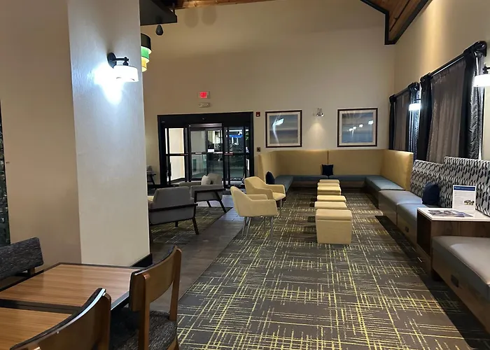 Comfort Inn & Suites Toledo North