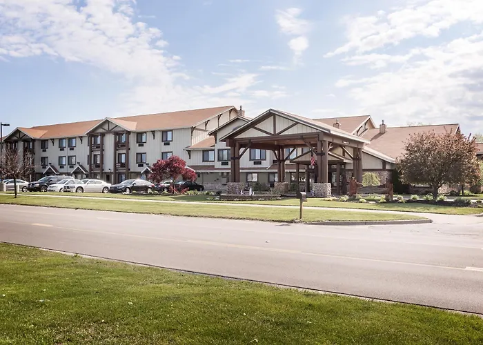 White Pine Inn & Suites Holland