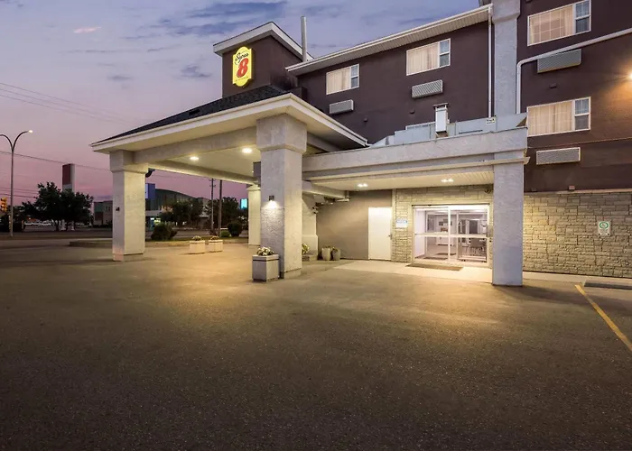 Super 8 By Wyndham Saskatoon Near Saskatoon Airport
