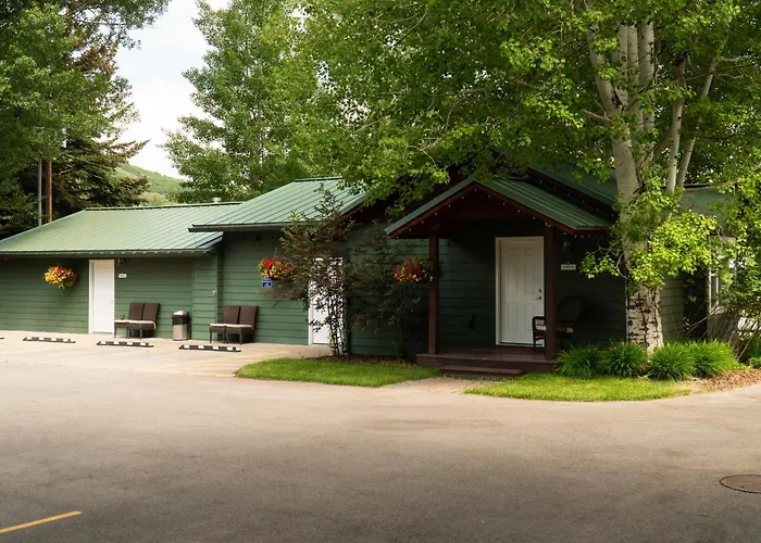 Huff House Inn And Cabins
