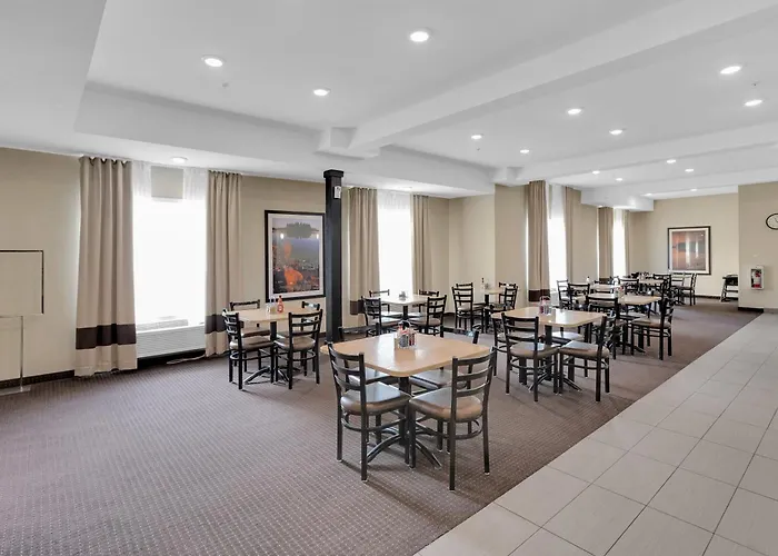 Duvernay Inn & Suites