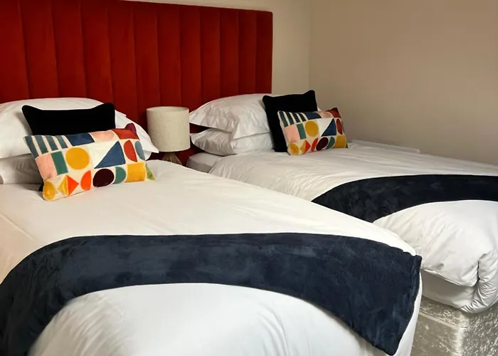 The Courtyard Bar, Kitchen, Rooms Falkirk