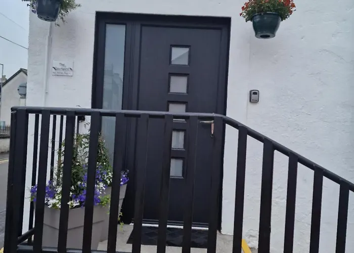 The Courtyard Bar, Kitchen, Rooms Falkirk