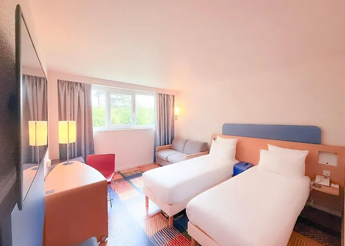 B&B HOTEL Cergy Port 4 étoiles