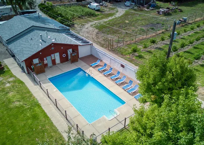 Maple Leaf Motel & Rv Park Resort Oliver