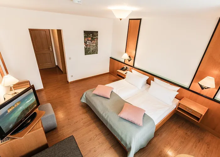 Landidyll Hotel Zum Alten Schloss Kirchensittenbach