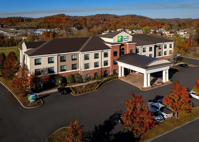 Holiday Inn Express & Suites Fairmont By Ihg