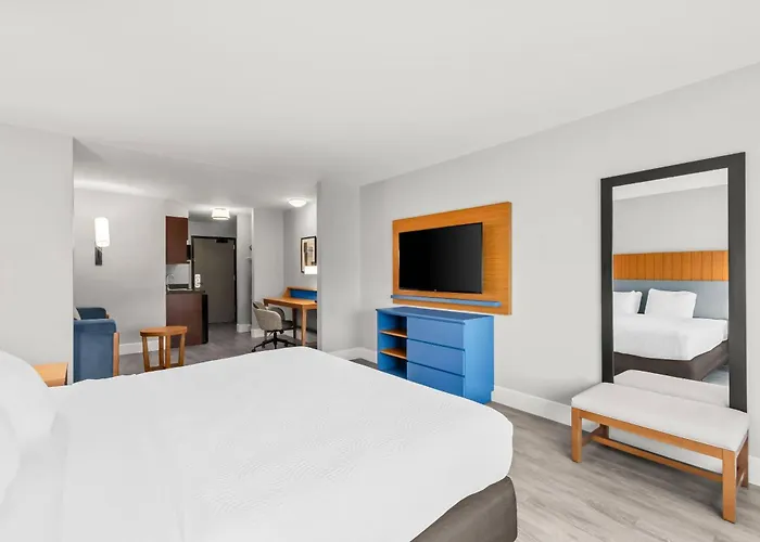 Country Inn & Suites Etown