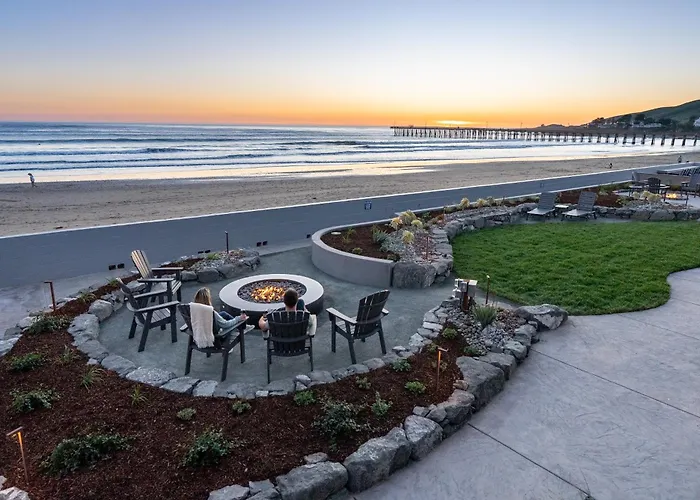 Shoreline Inn...On The Beach