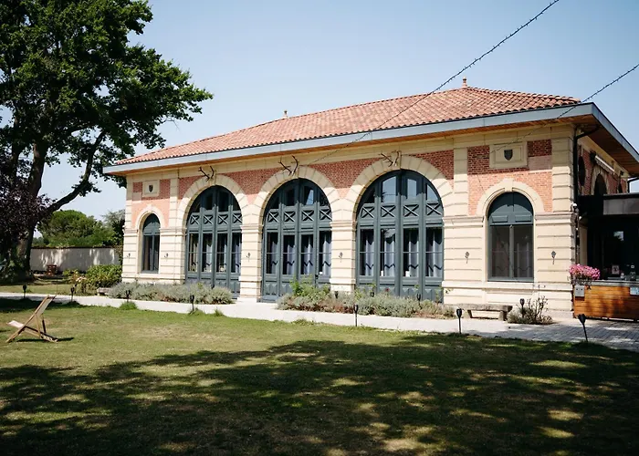 Orangerie De Chatel-Selection Figaro & Elle Magazine