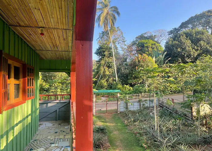 Casas Salomão Hotel Santo António