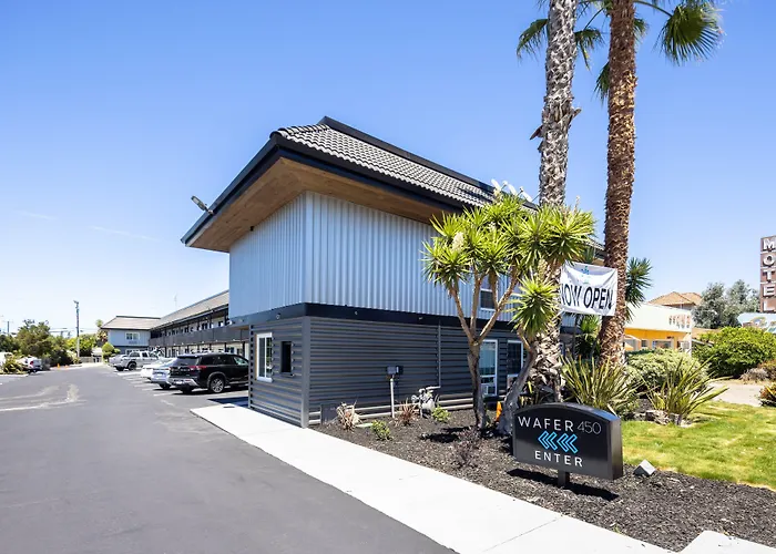 Wafer 450 Hotel