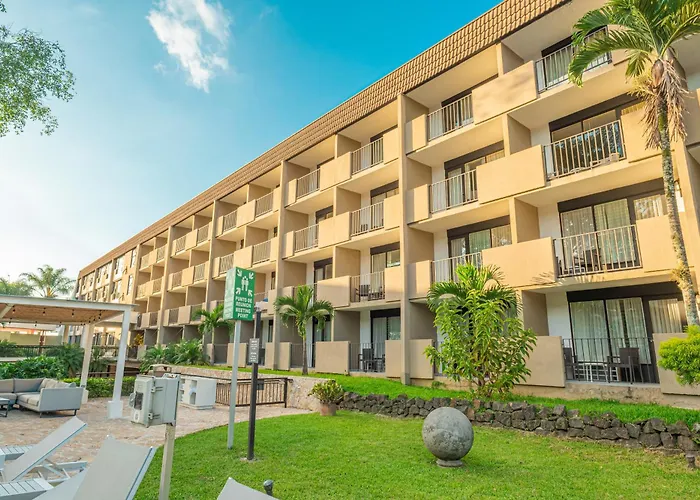 Irazu Hotel & Studios