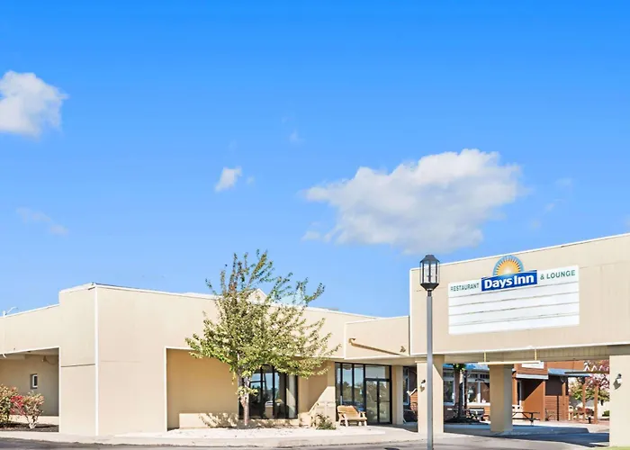 Days Inn By Wyndham Henrietta/Rochester Area
