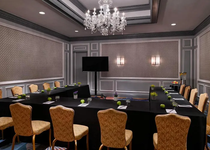 The Henry, Autograph Collection Hotel Dearborn