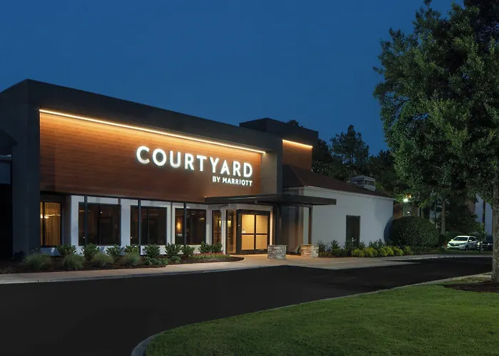 Courtyard By Marriott Memphis East/Park Avenue