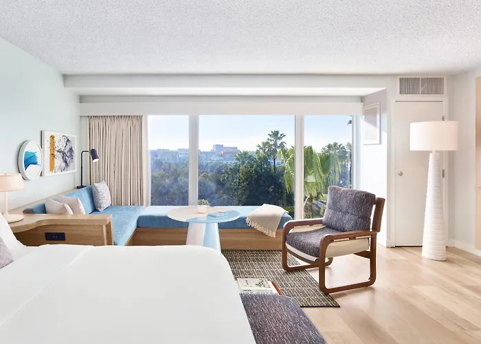 The Pierside Santa Monica Hotel