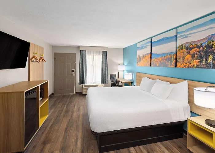 Days Inn By Wyndham North Exit 4