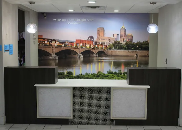 La Quinta Inn & Suites By Wyndham Indianapolis Downtown