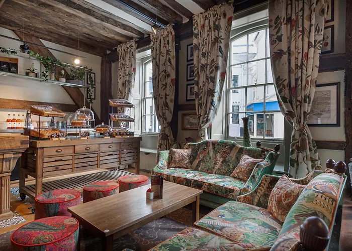The White Horse Hotel, Romsey, Hampshire - The Coaching Inn Group
