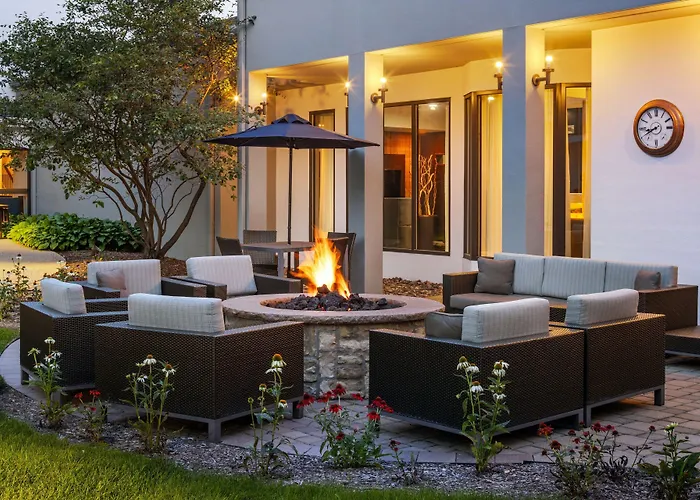 Courtyard By Marriott Chicago Waukegan / Gurnee
