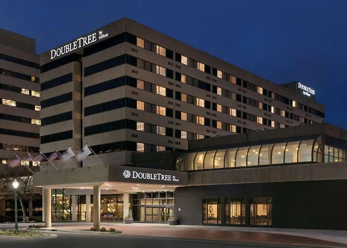 Doubletree By Hilton Canton Downtown