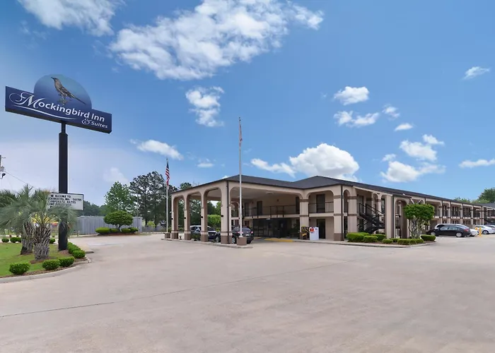 Mockingbird Inn & Suites