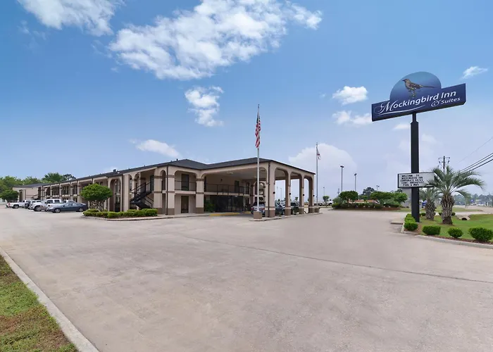 Mockingbird Inn & Suites