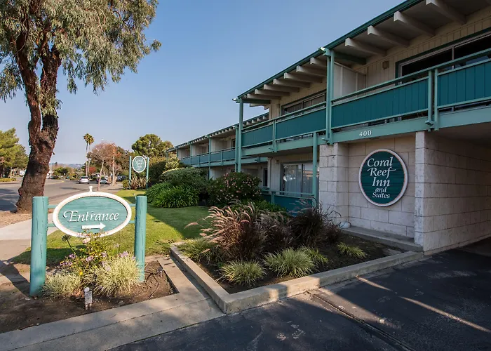 Coral Reef Inn & Condo Suites