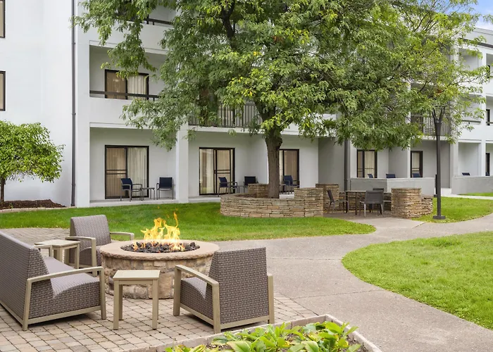 Courtyard Detroit Metro Airport Romulus Hotel