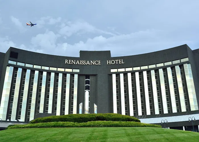 Renaissance St. Louis Airport Hotel