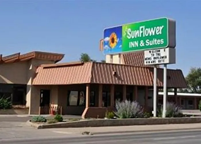 Sunflower Inn & Suites - Garden City