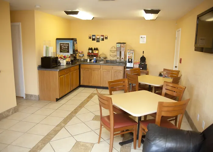 Days Inn By Wyndham Defuniak Springs