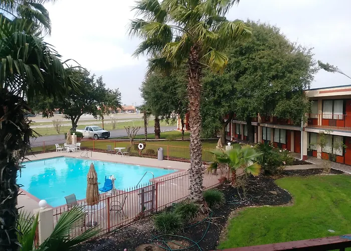 Knights Inn San Antonio Near Frost Bank Center