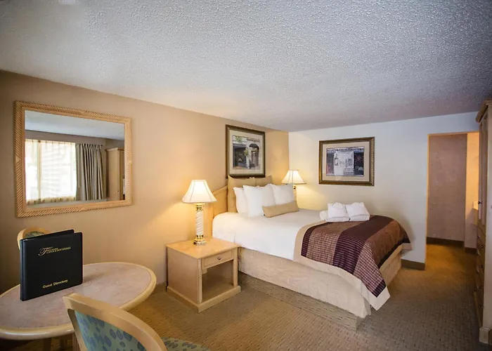Twin Peaks Lodge & Hot Springs