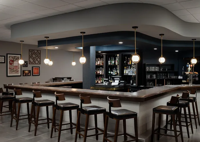 Four Points By Sheraton Milwaukee North Shore