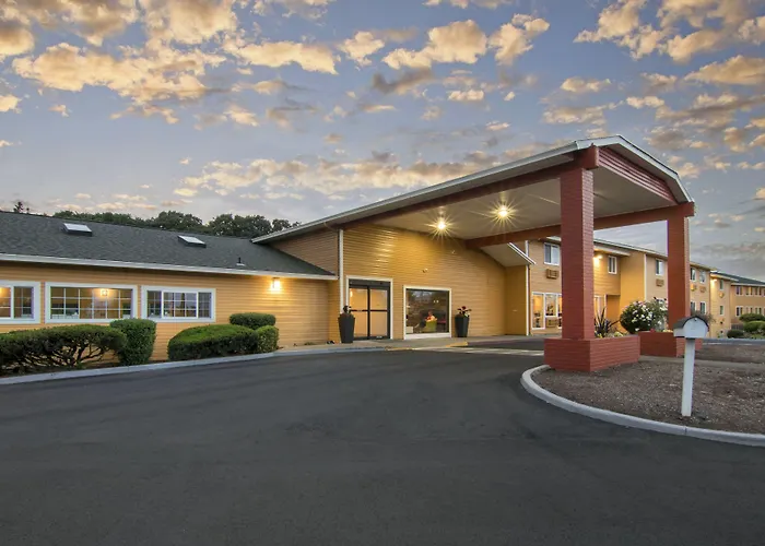 Quality Inn & Suites Albany Corvallis