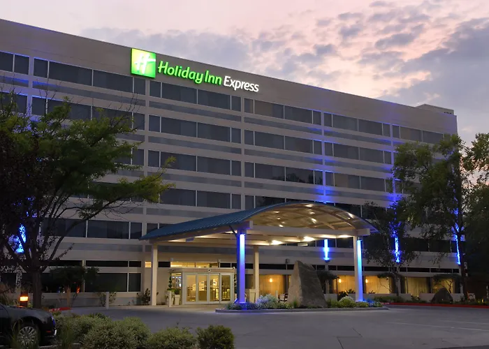 Holiday Inn Express Downtown By Ihg