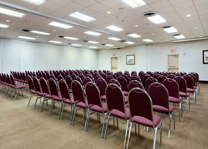 Ramada By Wyndham Reno Hotel & Casino
